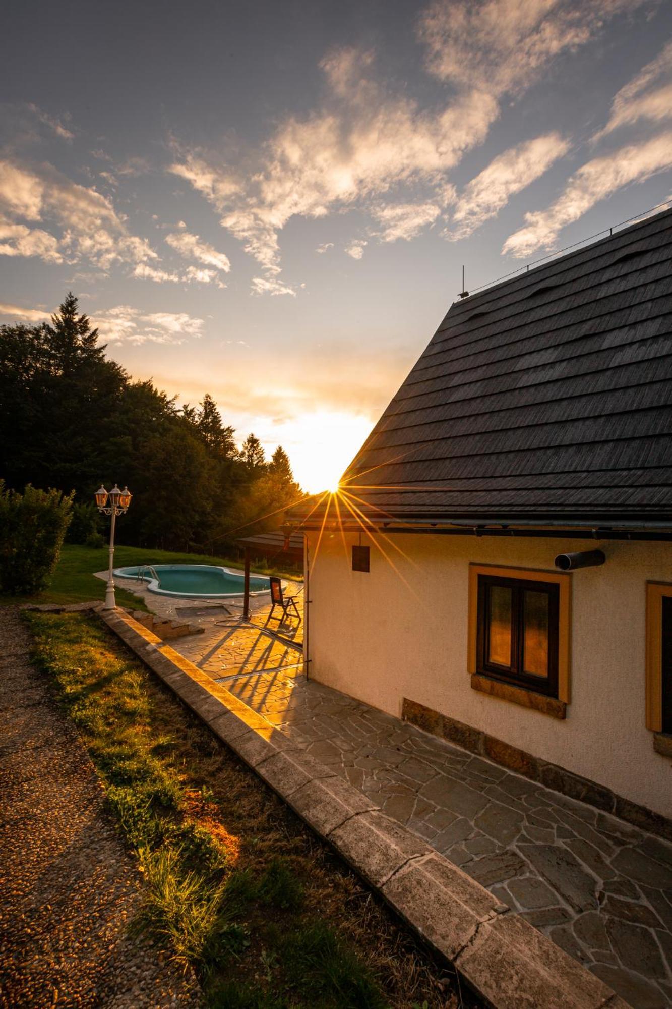 Chata Zvonecek Jiřetín pod Jedlovou Esterno foto