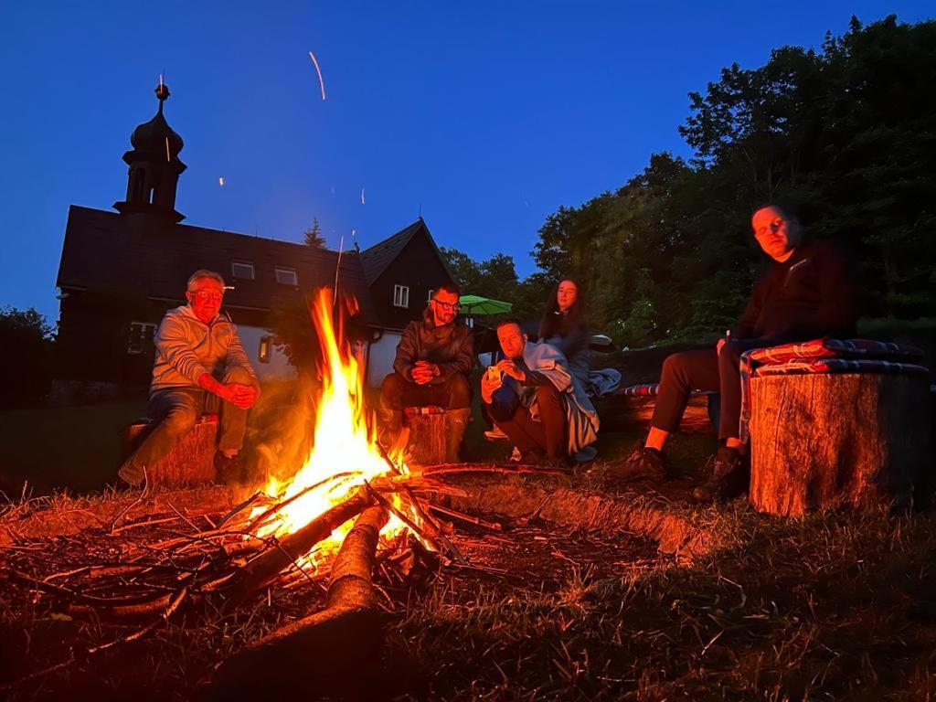 Chata Zvonecek Jiřetín pod Jedlovou Esterno foto